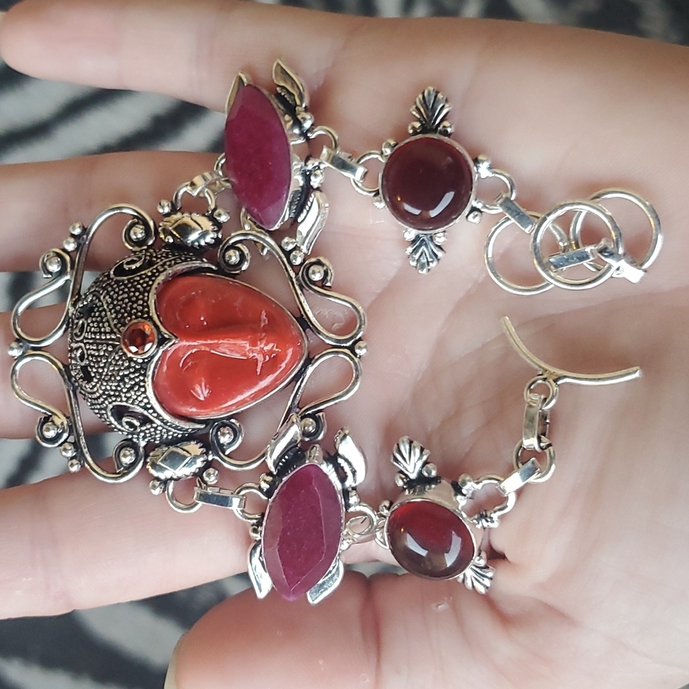 New Carved Goddess Face Kashmir Ruby and Garnet 925 Silver Bracelet.
